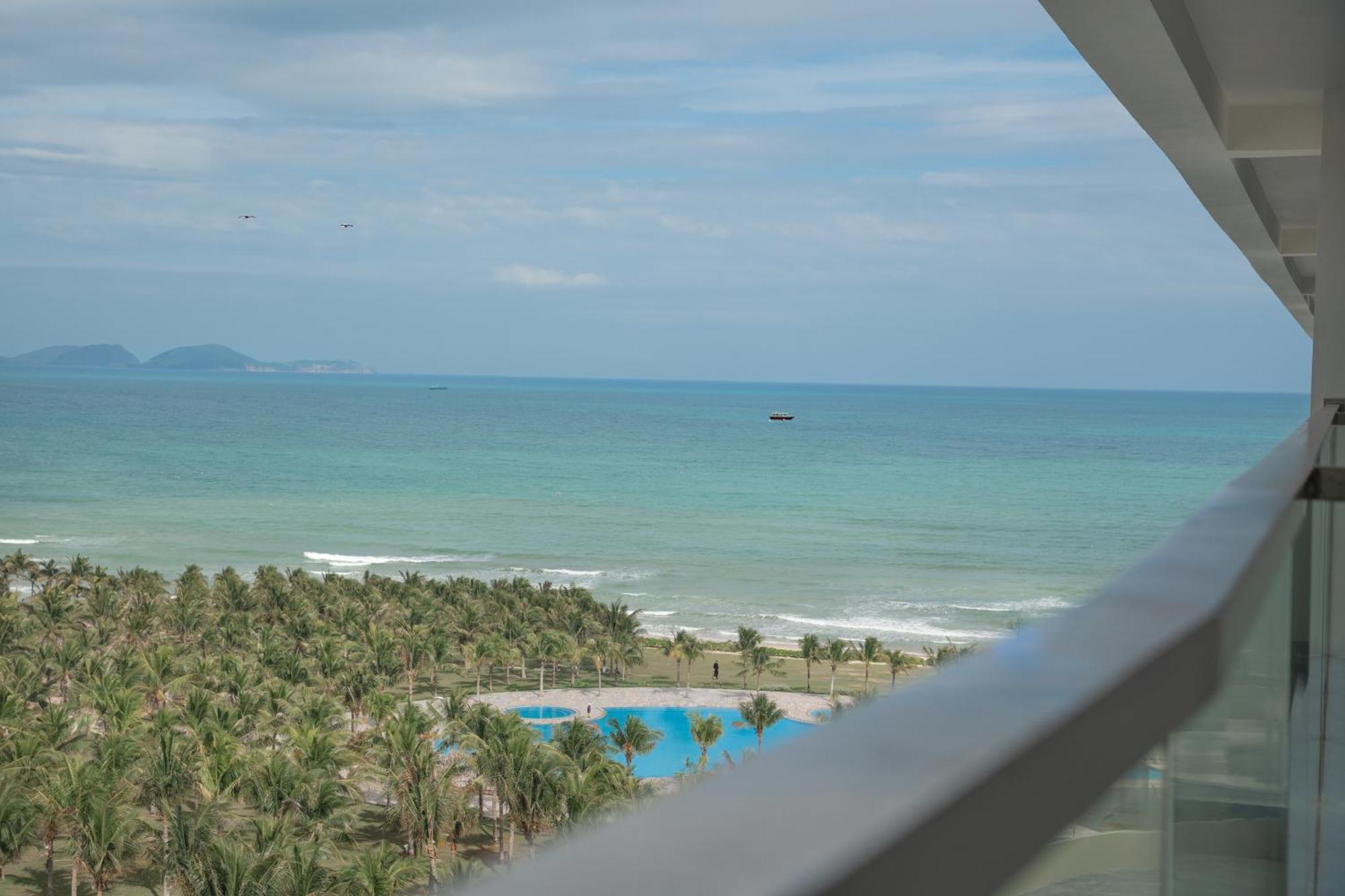 Aquamarine Beachfront Resort & Spa Cam Ranh Dış mekan fotoğraf